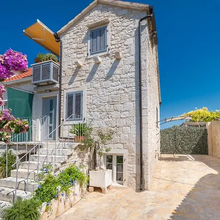 Skrika Villa Škrip