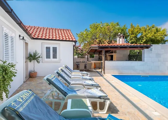 Skrika Villa *